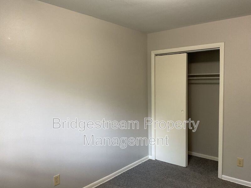 7837 N Main St #9 - Photo 6 of 18