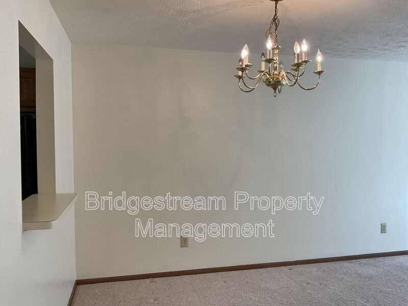 4579 Burchdale St - Photo 5 of 19