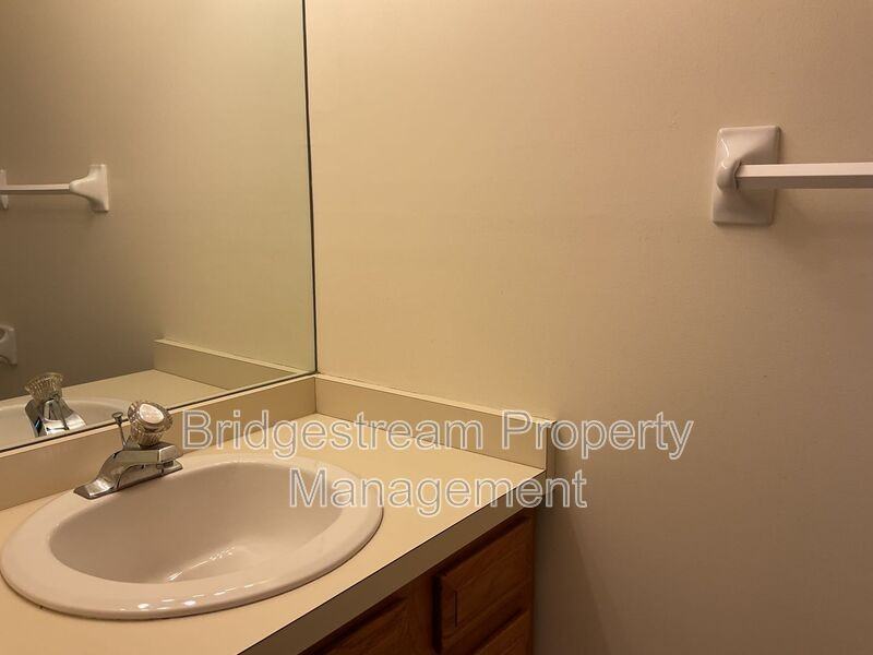 4579 Burchdale St - Photo 7 of 19