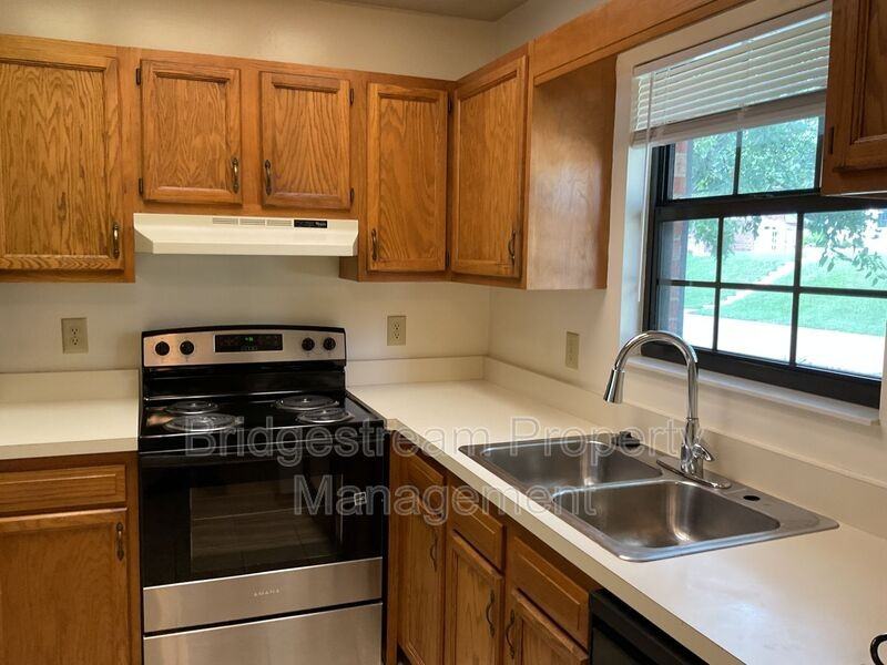 4595 Burchdale St - Photo 2 of 22