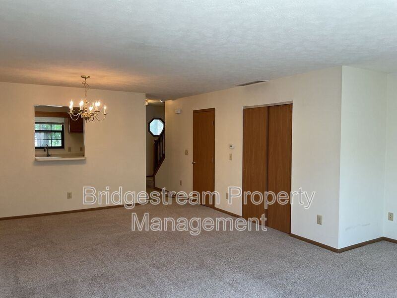 4595 Burchdale St - Photo 6 of 22