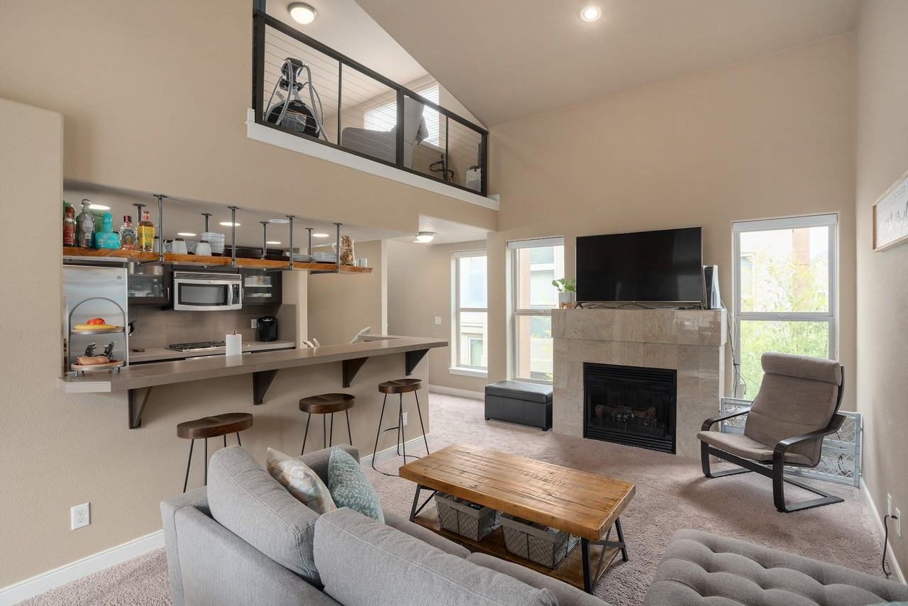 6219 Ne Carillion Dr #201 - Photo 4 of 30