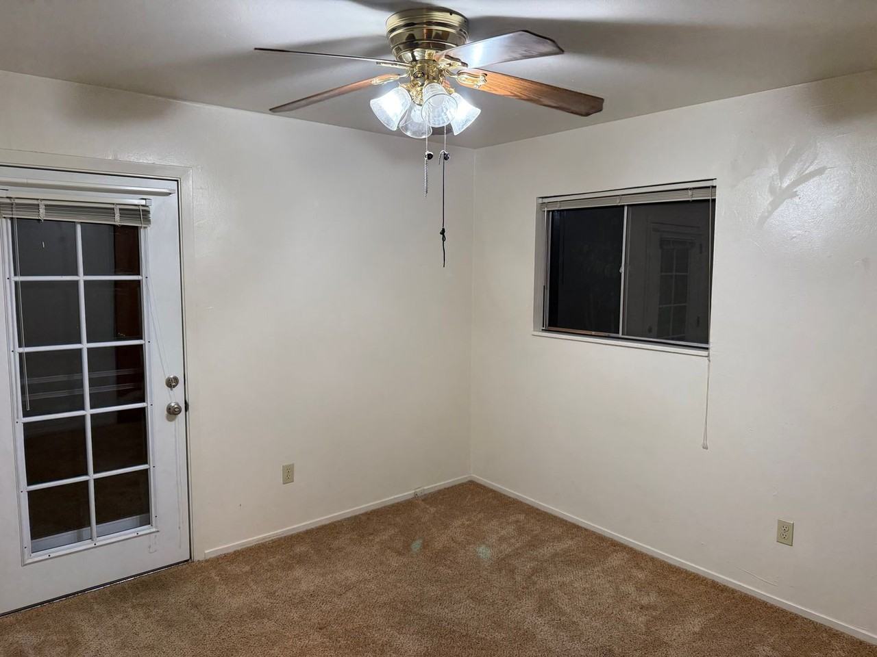 135 Hyatt Ln - Photo 3 of 12