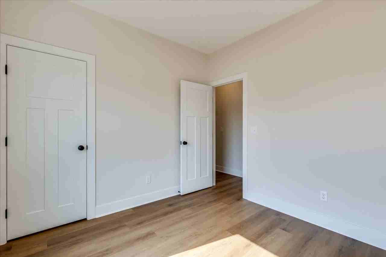 101 101 N Mendocino Ct - Photo 5 of 23