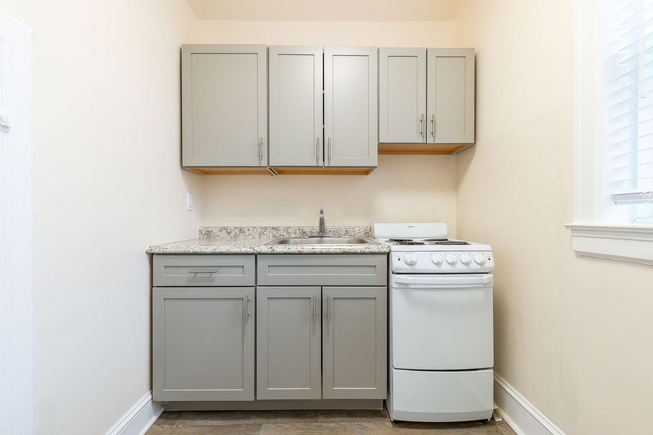Lexington Apartments - Photo 6 of 24
