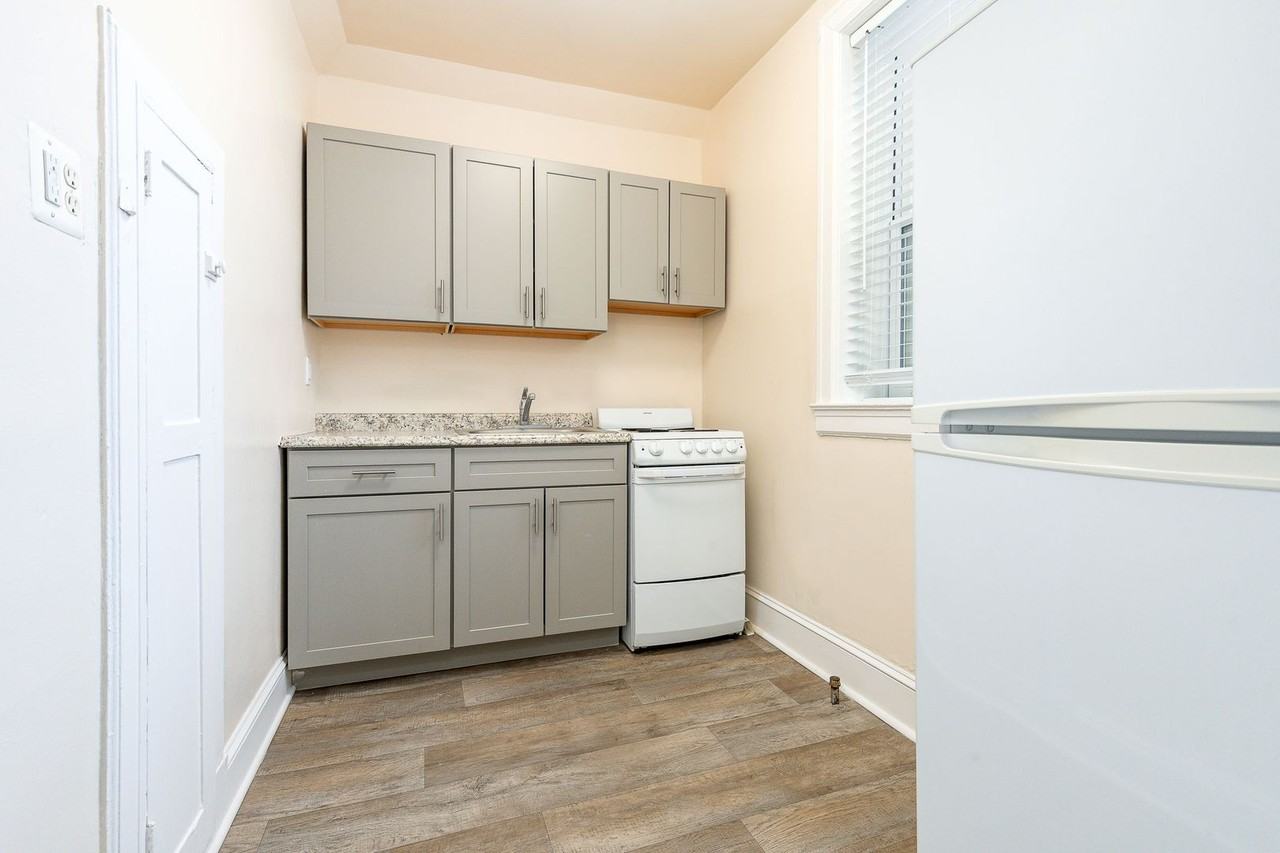 Lexington Apartments - Photo 7 of 24