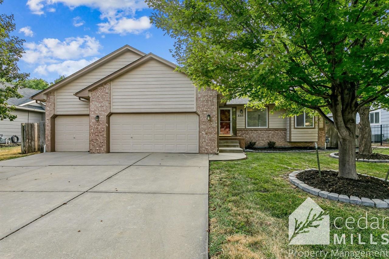 2315 N Brandon Cir