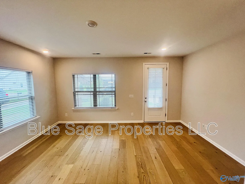 16423 Demi Dr - Photo 3 of 23