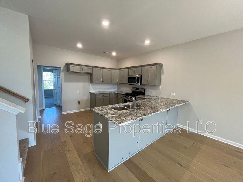 16423 Demi Dr - Photo 6 of 23