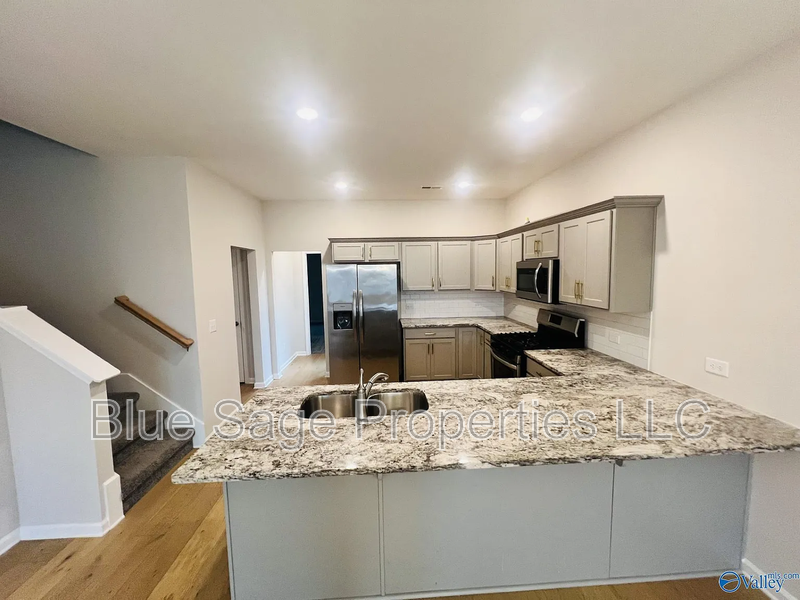16423 Demi Dr - Photo 7 of 23