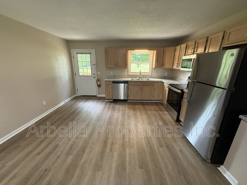 117 Rowe Ln #4 - Photo 7 of 20