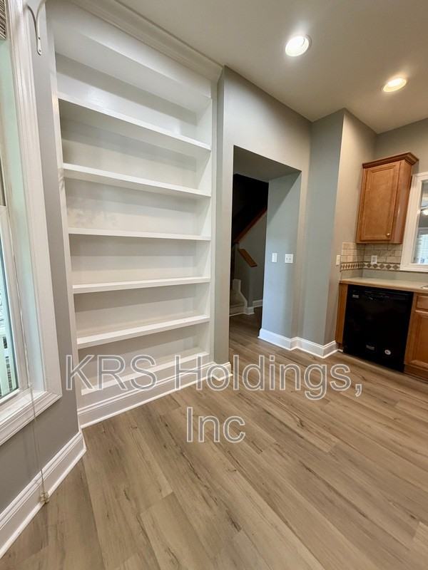 1950 Tudor Ct - Photo 3 of 14