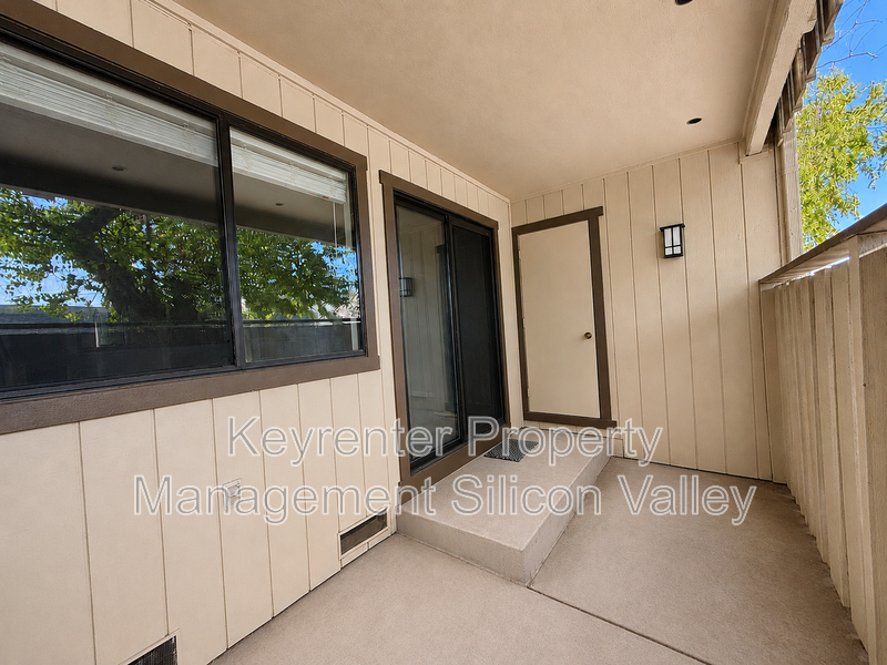 1418 Capurso Way - Photo 5 of 20