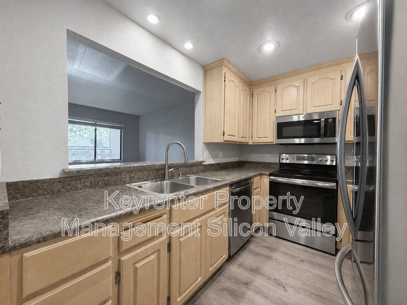 1418 Capurso Way - Photo 7 of 20
