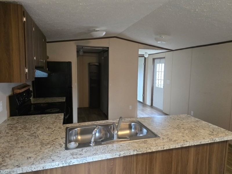 122 Gawain Dr - Photo 2 of 10