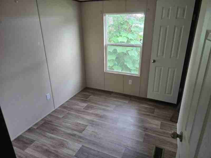 122 Gawain Dr - Photo 6 of 10