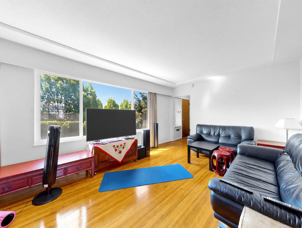 261 SW Marine Drive - Photo 3 of 19