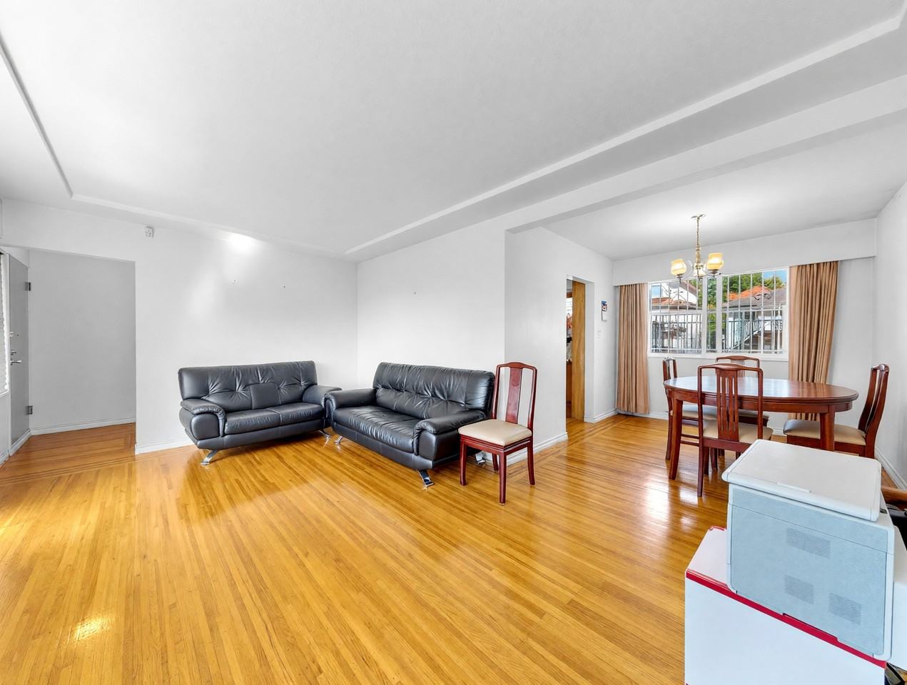 261 SW Marine Drive - Photo 5 of 19