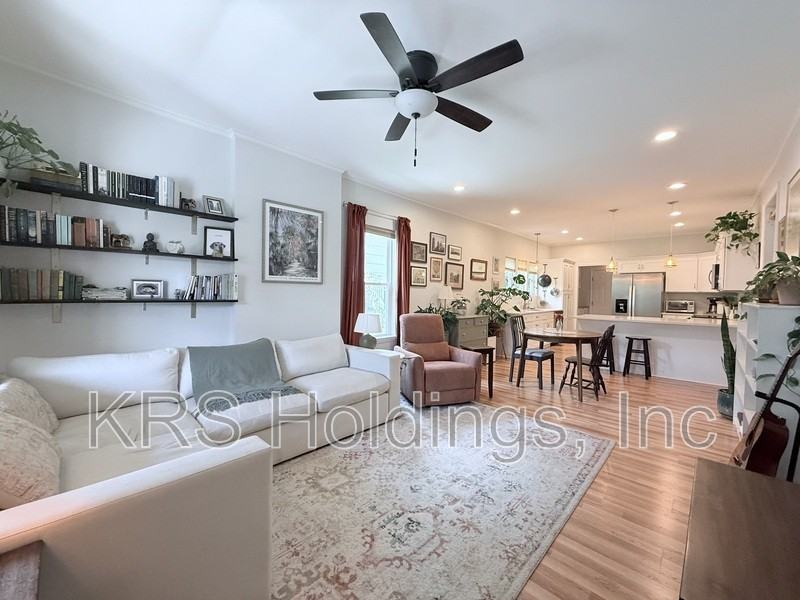 209 Moline St - Photo 2 of 22