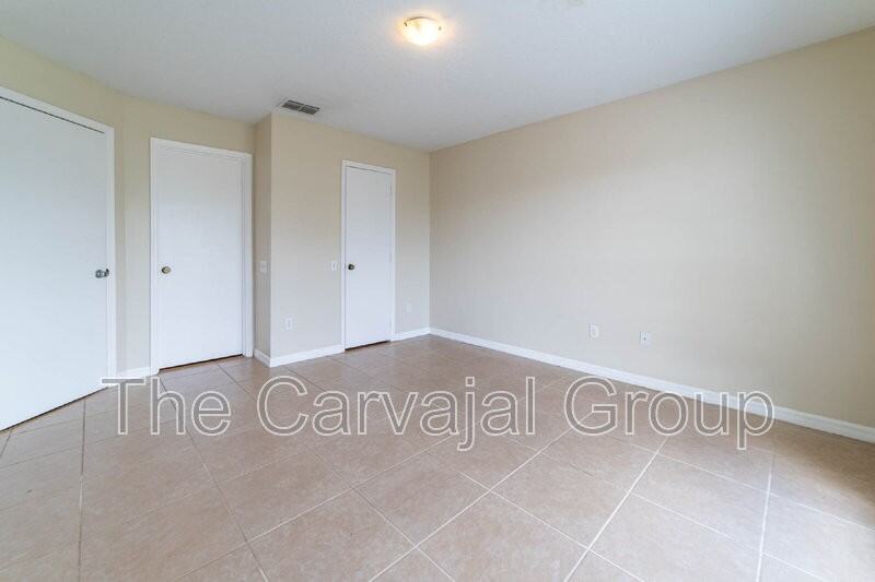 8345 Fort Thomas Way - Photo 6 of 31