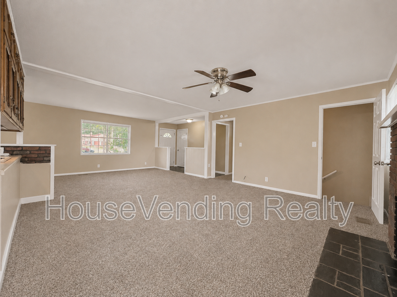 6204 Trailhead Cir - Photo 4 of 21
