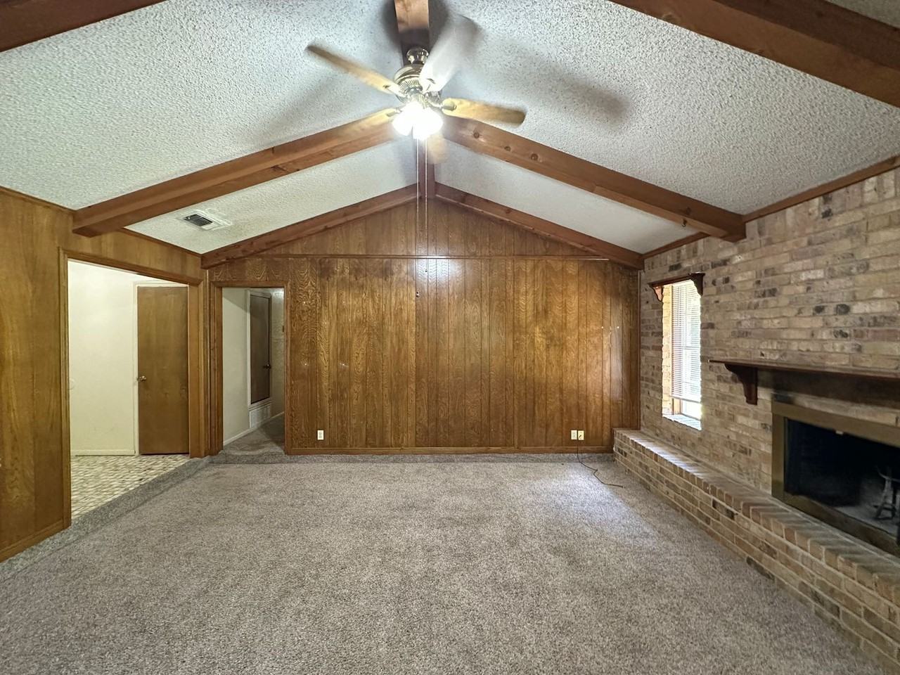 2408 Lake Rd - Photo 6 of 36