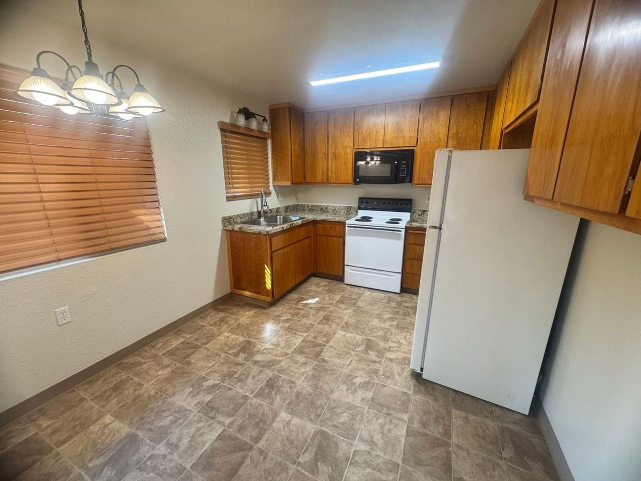 180 E J St #C - Photo 5 of 13