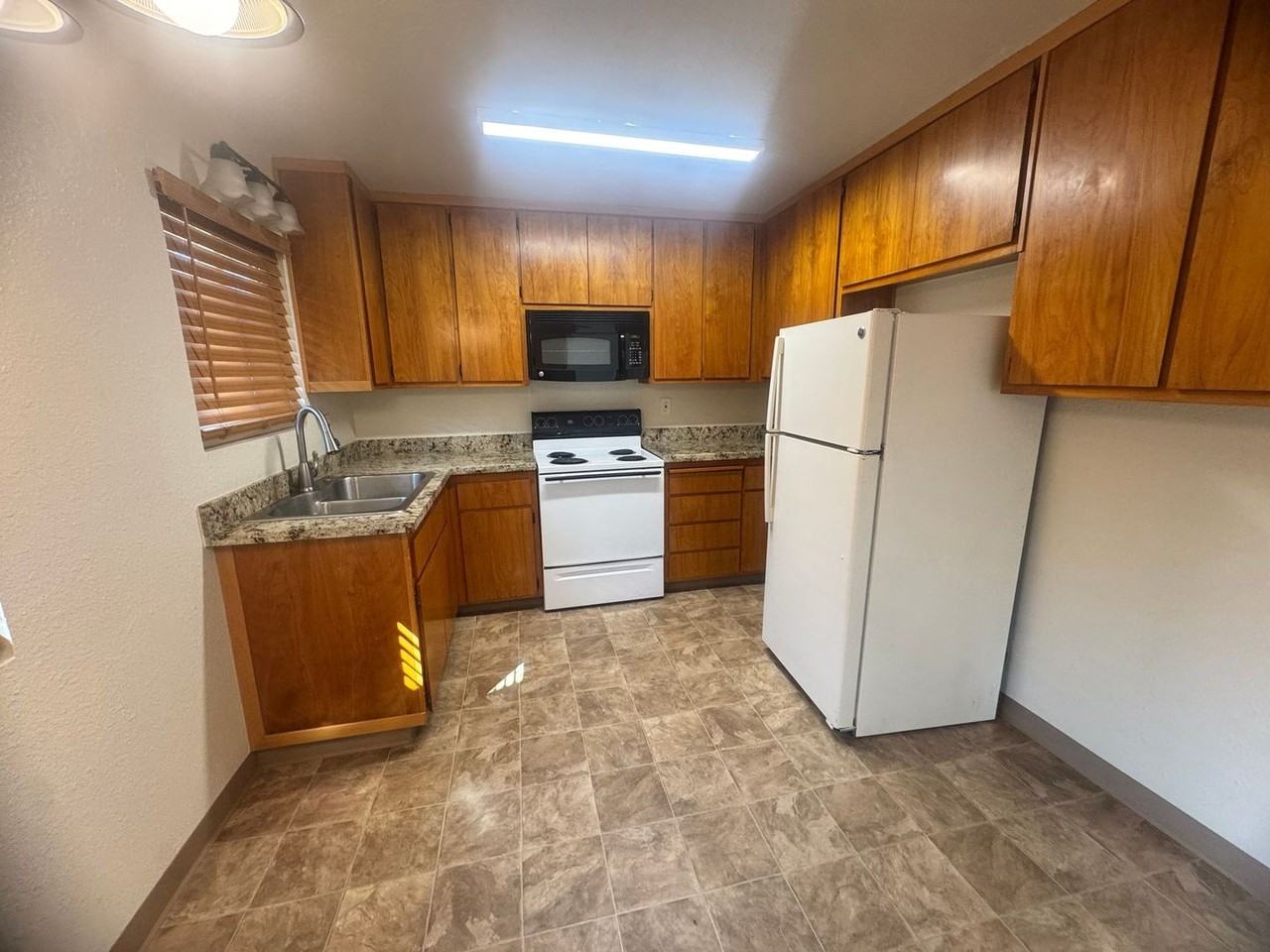 180 E J St #C - Photo 6 of 13