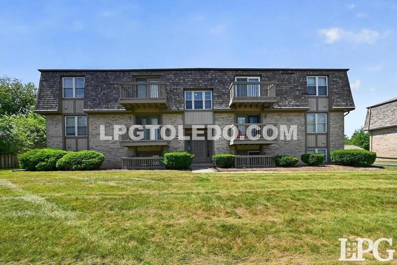 801 Hilltop Ln