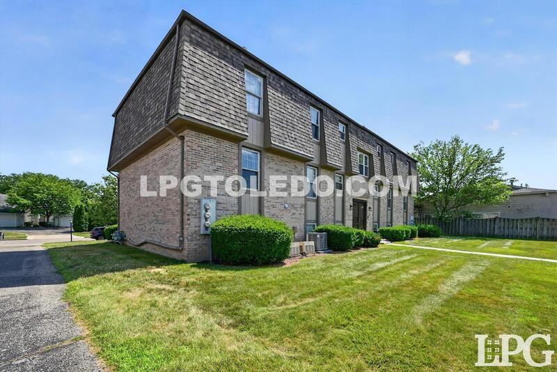 801 Hilltop Ln - Photo 2 of 28