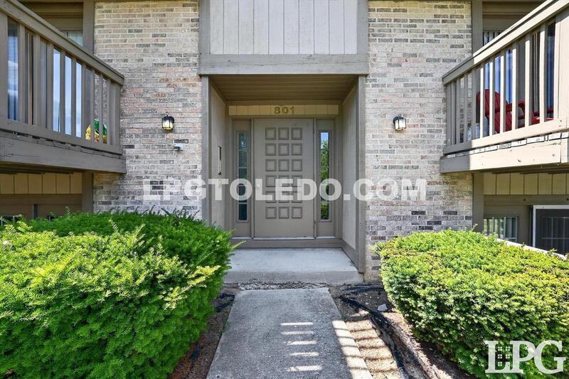 801 Hilltop Ln - Photo 5 of 28