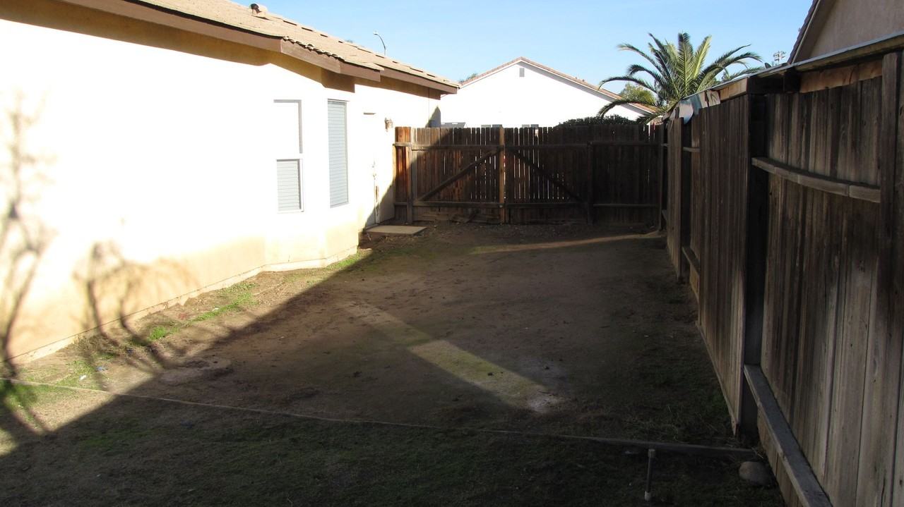 3711 Campfire Dr - Photo 2 of 20