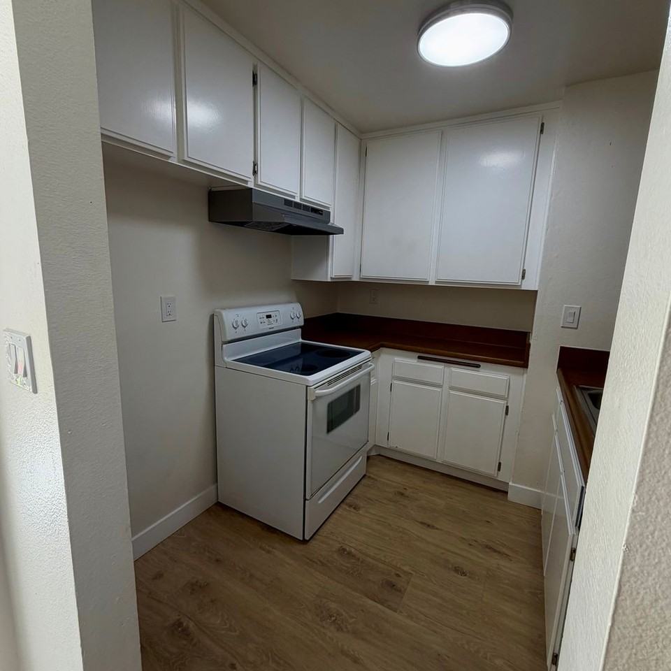 21801 Roscoe Blvd #128 - Photo 3 of 17