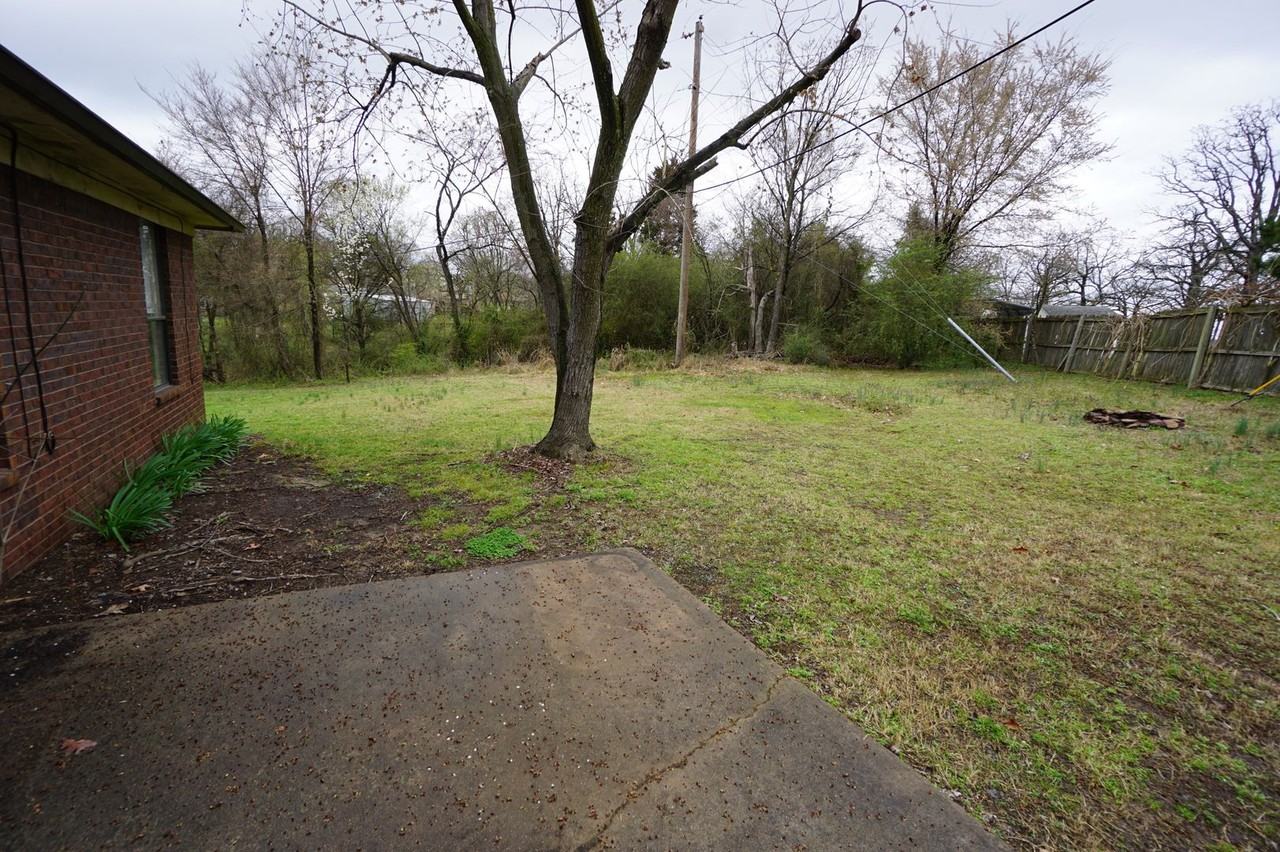 115 Vista Hills Blvd - Photo 2 of 17