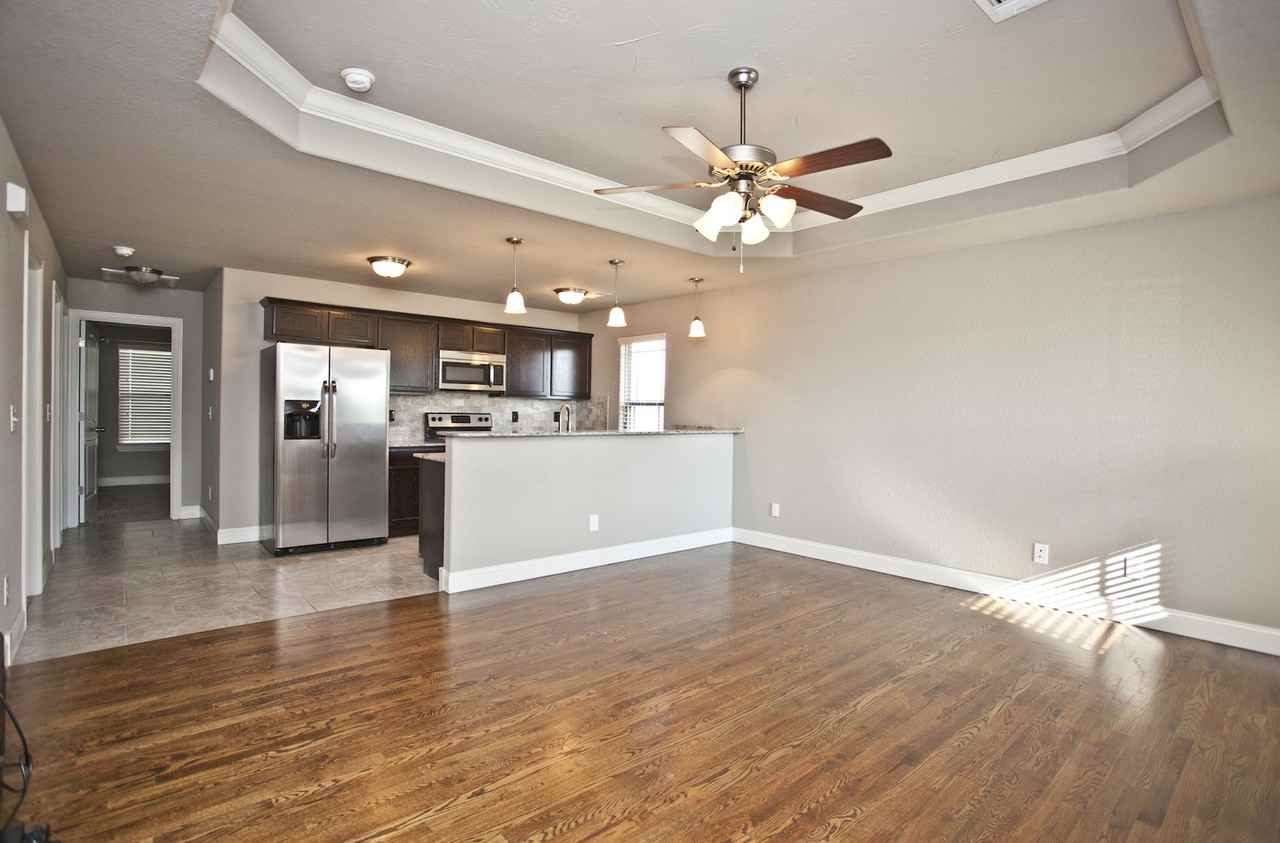 902 Sw Crownview St - Photo 3 of 21