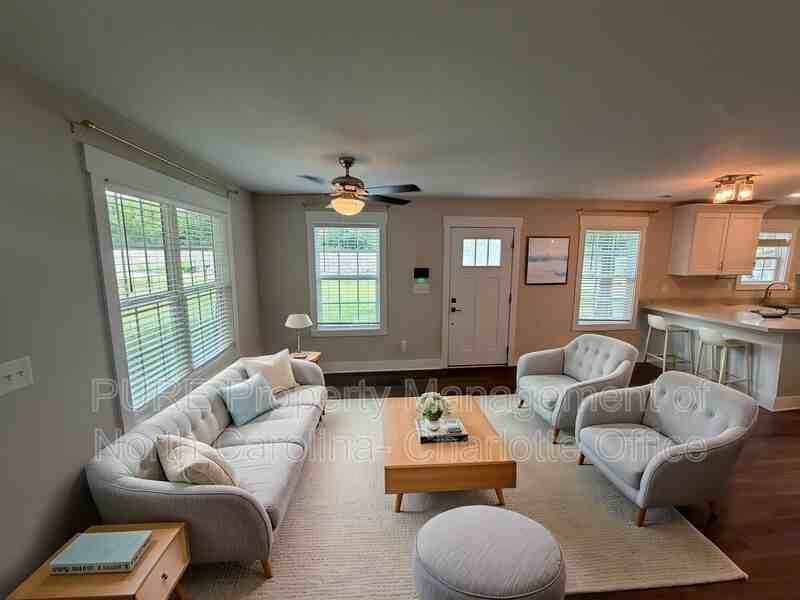 1204 W Airline Ave - Photo 4 of 25