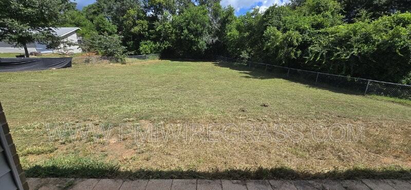 115 Blossom Dr - Photo 2 of 17