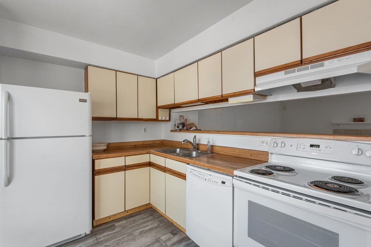1365 Longlac Rd - Photo 2 of 21