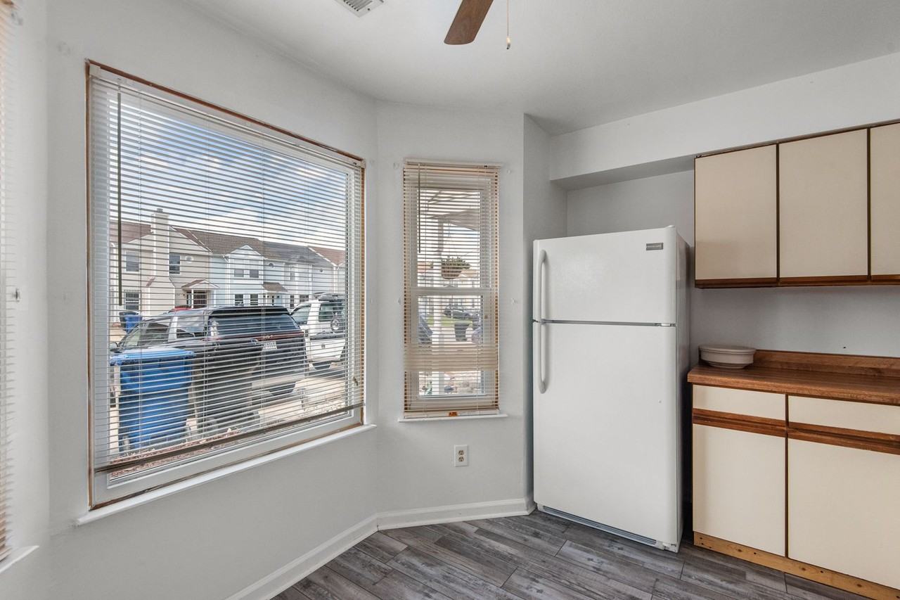 1365 Longlac Rd - Photo 4 of 21