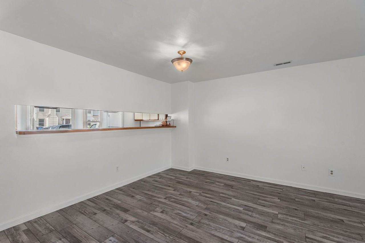 1365 Longlac Rd - Photo 6 of 21