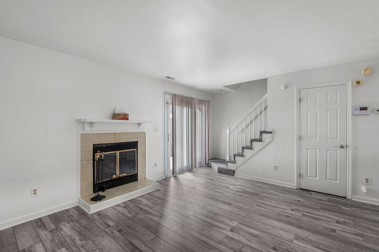 1365 Longlac Rd - Photo 7 of 21