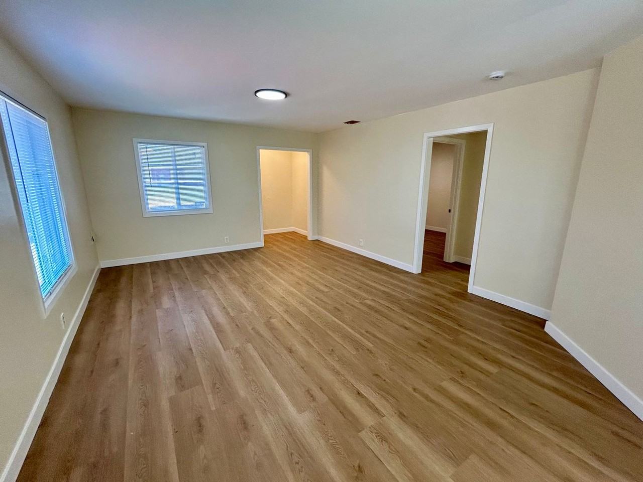 1254 Lillian Ave - Photo 3 of 14