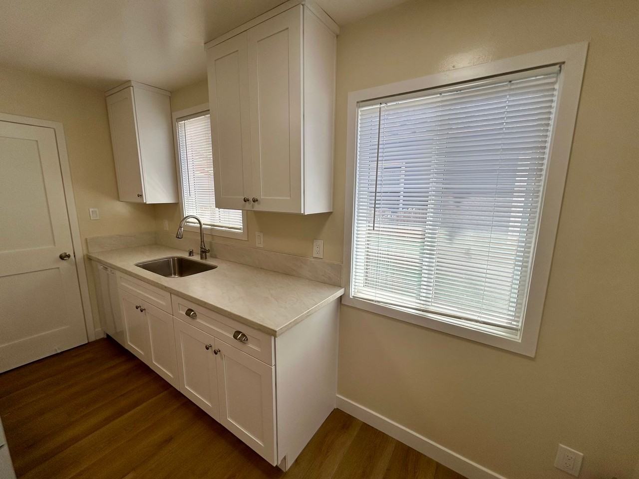 1254 Lillian Ave - Photo 4 of 14