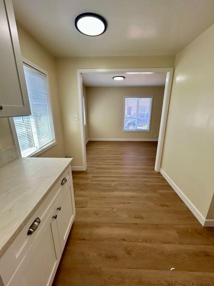 1254 Lillian Ave - Photo 6 of 14