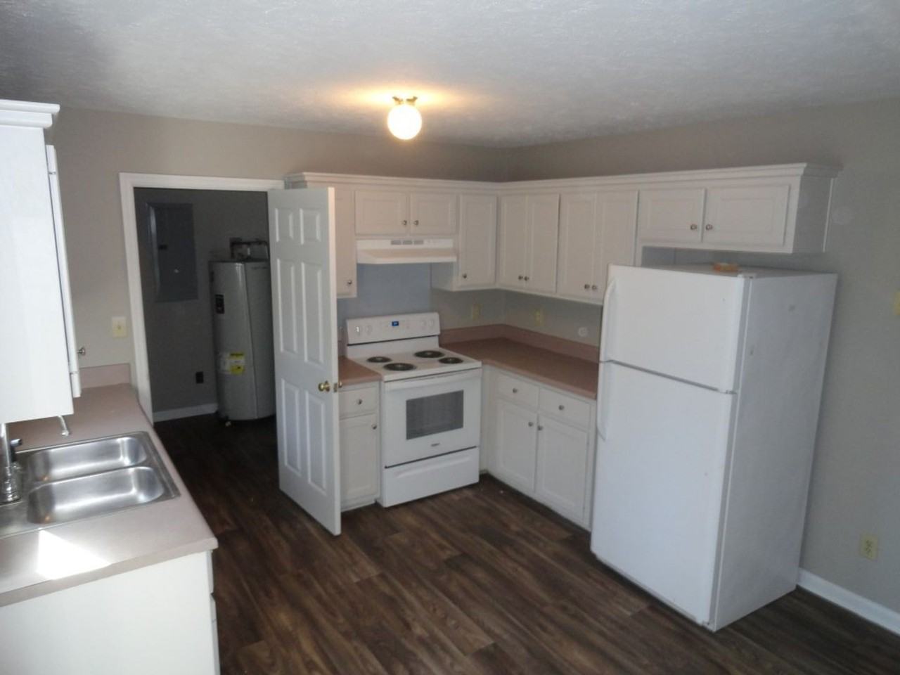 5513 Brown St - Photo 6 of 24