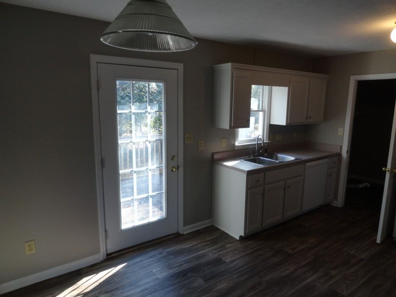 5513 Brown St - Photo 7 of 24