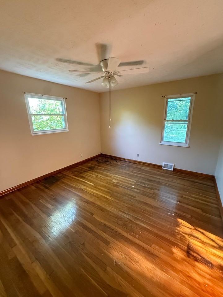20015 Marvin Rd - Photo 5 of 11