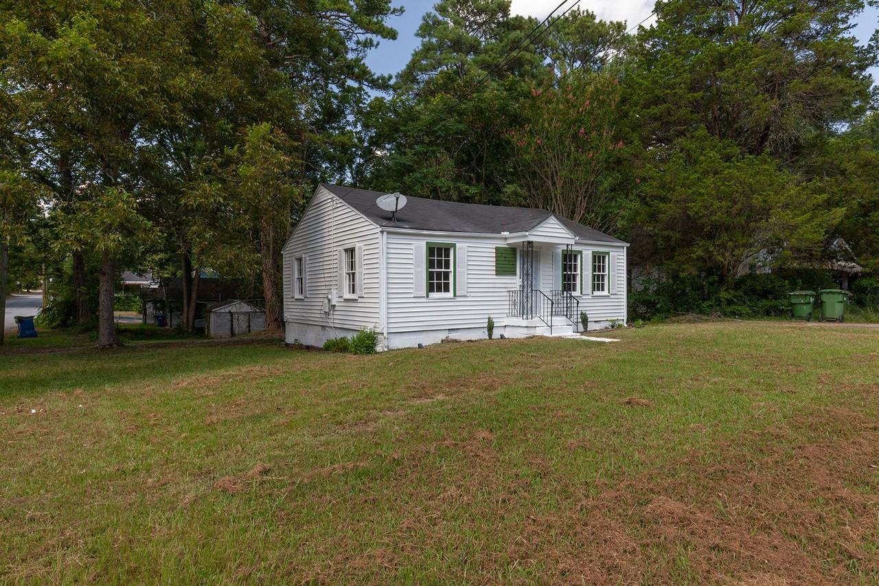 1889 North Ave Nw - Photo 3 of 15