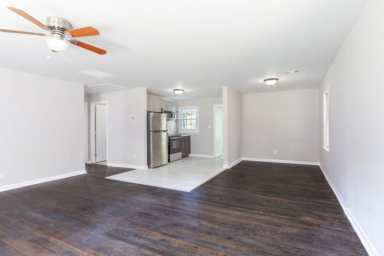 1889 North Ave Nw - Photo 6 of 15