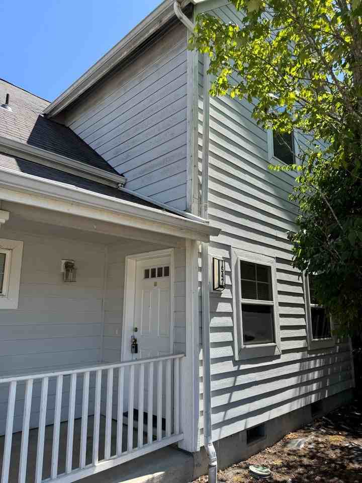 1547 Lincoln St - Photo 2 of 19